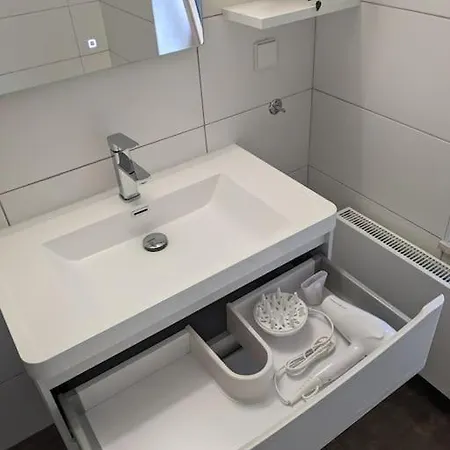 Apartment L I E B L I N G S O R T *