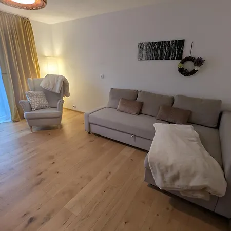 Und Kueche Mit Balkon Und Ausblick * غولنغ ان دير سالزا