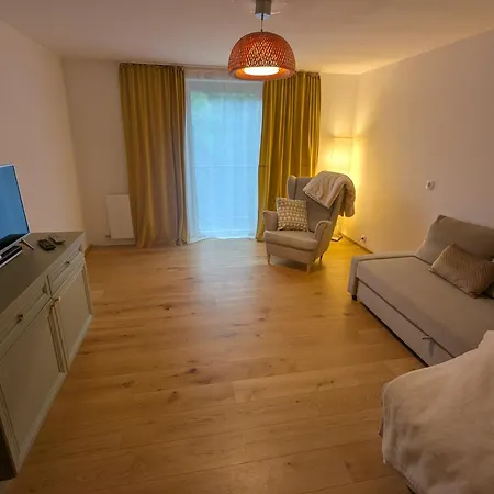 Und Kueche Mit Balkon Und Ausblick * غولنغ ان دير سالزا